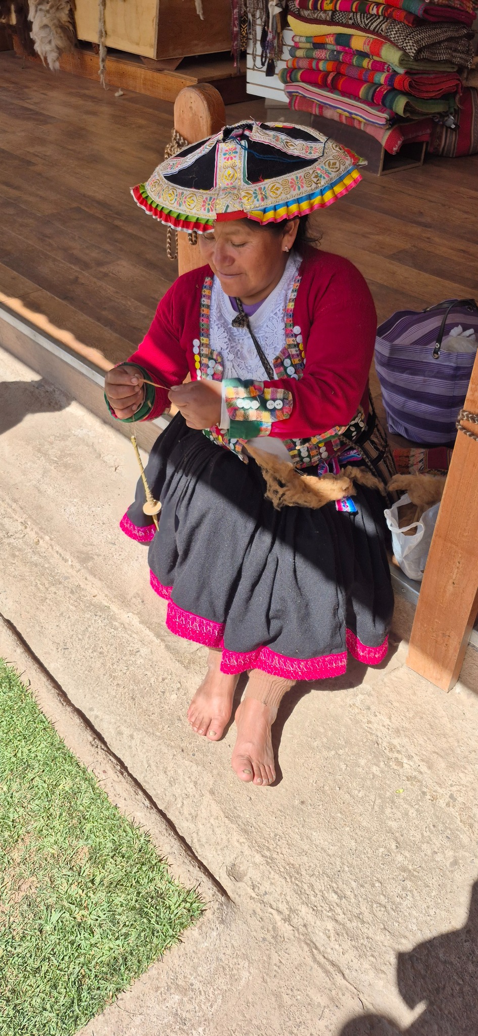Traditional Quechua woman in Chinchero